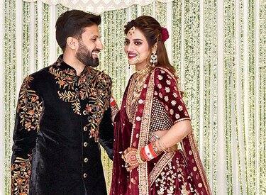 ਬੰਗਾਲੀ ਐਕਟਰਸ ਤੇ ਟੀਐਮਸੀ ਸੰਸਦ ਮੈਂਬਰ ਨੁਸਰਤ ਜਹਾਂ ਦਾ ਵੀ ਇਹ ਪਹਿਲਾ ਕਰਵਾ ਹੈ। ਉਸ ਨੇ ਬਿਜਨਸਮੈਨ ਨਿਖਿਲ ਜੈਨ ਨਾਲ ਵਿਆਹ ਕੀਤਾ ਹੈ। ਹਿੰਦੂ ਧਰਮ ਮੁਤਾਬਕ ਵਿਆਹ ਕਰਨ ਤੋਂ ਬਾਅਦ ਵੀ ਨੁਸਰਤ ਨੇ ਆਪਣਾ ਧਰਮ ਨਹੀਂ ਬਦਲਿਆ। ਇਸ ਕਰਕੇ ਉਸ ਨੂੰ ਕਈ ਅਲੋਚਨਾਵਾਂ ਦਾ ਸਾਹਮਣਾ ਕਰਨਾ ਪੈ ਰਿਹਾ ਹੈ।