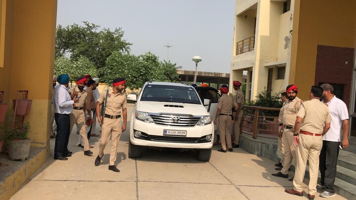 ਇਸ ਨੂੰ ਲੈ ਕੇ ਅਸੀਂ ਧਾਰਾ ਲਾ ਕੇ ਇਸ ਥਾਂ ਨੂੰ ਸੀਲ ਕਰ ਦਿੱਤਾ ਗਿਆ ਹੈ। ਫਿਲਹਾਲ ਕਿਸੇ ਪੁਲਿਸ ਅਧਿਕਾਰੀਆਂ ਨੇ ਇਸ ਦੀ ਪੁਸ਼ਟੀ ਨਹੀਂ ਕੀਤੀ।