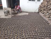 ਲਗਪਗ ਬੰਦ ਹੋਣ ਦੀ ਕਗਾਰ \'ਤੇ ਖੜਾ ਘੁਮਿਆਰਾਂ ਦਾ ਪੁਸ਼ਤੈਨੀ ਕਾਰੋਬਾਰ, ਵੇਖੋ ਤਸਵੀਰਾਂ