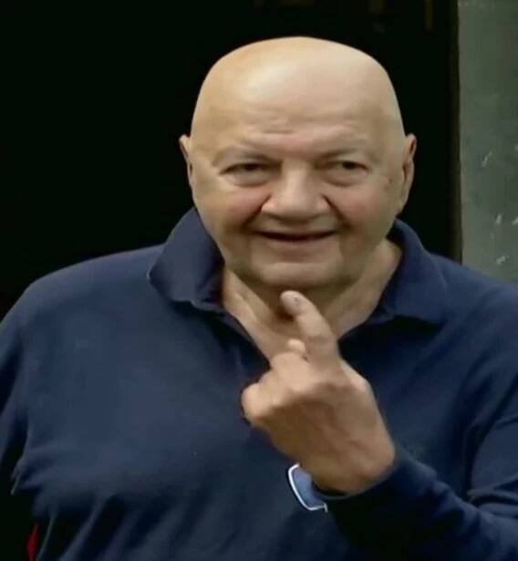 ਪ੍ਰੇਮ ਚੋਪੜਾ ਨੇ ਵੀ ਵੋਟ ਪਾਈ।