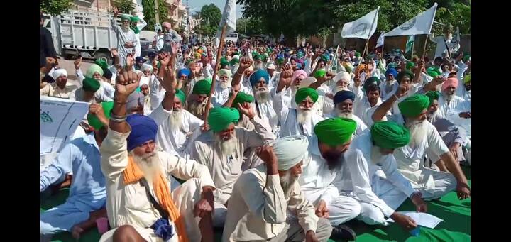 ਇਸ ਦੇ ਨਾਲ ਹੀ ਪੰਜਾਬ ਸਰਕਾਰ ਤੇ ਸੀਸੀਆਈ ਮੈਨੇਜਮੈਂਟ ਖਿਲਾਫ ਨਾਅਰੇਬਾਜ਼ੀ ਵੀ ਕੀਤੀ ਗਈ।