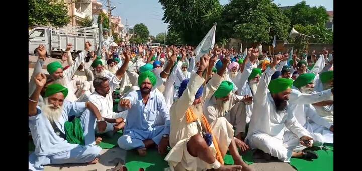 ਕਿਸਾਨਾਂ ਨੇ ਕਿਹਾ ਕਿ ਜਦ ਤਕ ਮੰਗਾਂ ਪੂਰੀਆਂ ਨਹੀਂ ਹੁੰਦੀਆਂ, ਧਰਨਾ ਇਵੇਂ ਜਾਰੀ ਰਹੇਗਾ।