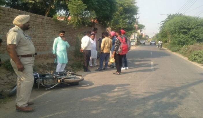 ਕੰਪਨੀ ਦੇ ਮੁਲਾਜ਼ਮ ਤੋਂ 17 ਲੱਖ ਰੁਪਏ ਦੀ ਲੁੱਟ, ਪੁਲਿਸ ਦੇ ਹੱਥ ਖਾਲੀ Rs 17 lakh robbed from the company employee in bathinda ਕੰਪਨੀ ਦੇ ਮੁਲਾਜ਼ਮ ਤੋਂ 17 ਲੱਖ ਰੁਪਏ ਦੀ ਲੁੱਟ, ਪੁਲਿਸ ਦੇ ਹੱਥ ਖਾਲੀ