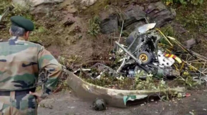 Army chopper with Northern Army commander on board crash-lands in J-K ਜੰਮੂ-ਕਸ਼ਮੀਰ 'ਚ ਡਿੱਗਿਆ ਫੌਜ ਦਾ ਹੈਲੀਕਾਪਟਰ, ਸਵਾਰ ਸੀ ਲੈਫਟੀਨੈਂਟ ਜਨਰਲ
