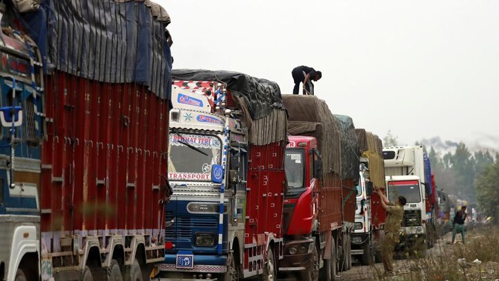 2 Drivers Shot Dead By Terrorists In Kashmir's Shopian, Truck Set On Fire ਪੰਜਾਬ ਦੇ ਟਰੱਕ ਡ੍ਰਾਈਵਰਾਂ ਨੂੰ ਅੱਤਵਦੀਆਂ ਫੇਰ ਨੇ ਬਣਾਇਆ ਨਿਸ਼ਾਨਾ