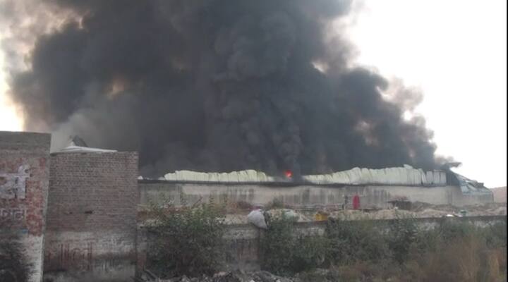 ਕੇਨ ਸਟਾਰ ਦੇ ਇੰਚਾਰਜ ਅਕਾਸ਼ ਯਾਦਵ ਨੇ ਦੱਸਿਆ ਕਿ ਕੇਨ ਸਟਾਰ ਇਲੈਕਟ੍ਰੋਨਿਕ ਉਪਕਰਨਾਂ ਦਾ ਗੋਦਾਮ ਹੈ। 