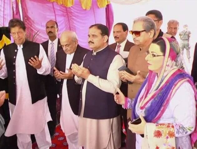 ਦੱਸ ਦੇਈਏ ਅਗਲੇ ਮਹੀਨੇ ਪਾਕਿਸਤਾਨ ਸਿੱਖਾਂ ਲਈ ਗੁਰੂਦੁਆਰਾ ਸ੍ਰੀ ਕਰਤਾਰਪੁਰ ਸਾਹਿਬ ਦੇ ਦਰਸ਼ਨਾਂ ਲਈ ਦੁਨੀਆ ਭਰ ਦੇ ਸਿੱਖ ਸ਼ਰਧਾਲੂਆਂ ਲਈ ਲਾਂਘਾ ਖੋਲ੍ਹ ਰਿਹਾ ਹੈ ਜੋ ਭਾਰਤ ਤੇ ਪਾਕਿਸਤਾਨ ਨੂੰ ਆਪਸ ਵਿੱਚ ਜੋੜਦਾ ਹੈ।