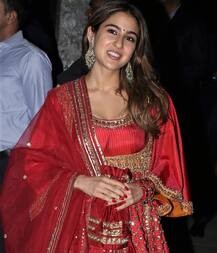 ਅਮਿਤਾਭ ਦੇ ‘ਜਲਸਾ’ ‘ਚ ਸਾਰਾ ਦਾ ਟ੍ਰੈਡਿਸ਼ਨਲ ਜਲਵਾ ਵੇਖ ਹੋ ਜਾਓਗੇ ਹੈਰਾਨ