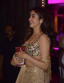 ਅਨਿਲ ਕਪੂਰ ਦੀ ਦੀਵਾਲੀ ਪਾਰਟੀ \'ਚ ਛਾ ਗਿਆ ਜਾਨ੍ਹਵੀ ਦਾ ਲੁਕ