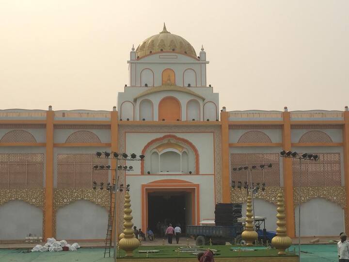 ਉਨ੍ਹਾਂ ਕਿਹਾ ਕਿ ਜੇ ਸ੍ਰੀ ਅਕਾਲ ਤਖਤ ਸਾਹਿਬ ਨੇ ਕਿਹਾ ਦਿੱਤਾ ਕਿ ਮੁੱਖ ਸਟੇਜ ਐਸਜੀਪੀਸੀ ਦੀ ਹੈ, ਫਿਰ ਸਰਕਾਰ ਅਜਿਹੇ ਬੋਰਡ ਕਿਉ ਲਗਵਾ ਰਹੀ ਹੈ। 