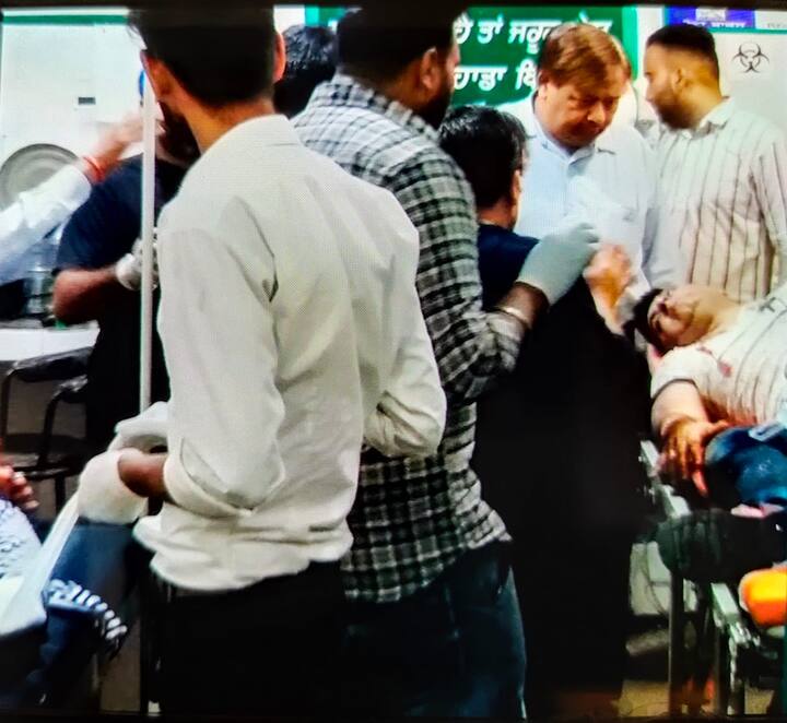 ਇਸ ਹਾਦਸੇ ਵਿੱਚ ਇੱਕ ਬੱਚੇ ਸਮੇਤ 6 ਲੋਕਾਂ ਵਿੱਚੋਂ 3 ਜਣੇ ਗੰਭੀਰ ਜ਼ਖ਼ਮੀ ਹੋ ਗਏ। 