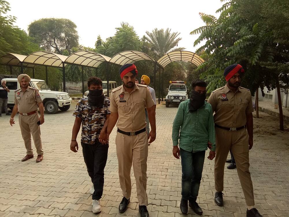 ਨਸ਼ਾ ਤਸਕਰਾਂ ਤੋਂ ਵੱਡੀ ਮਾਤਰਾ 'ਚ ਨਸ਼ੀਲੀ ਗੋਲੀਆਂ ਬਰਾਮਦ, ਦੋ ਗ੍ਰਿਫ਼ਤਾਰ ਦੋ ਫਰਾਰ