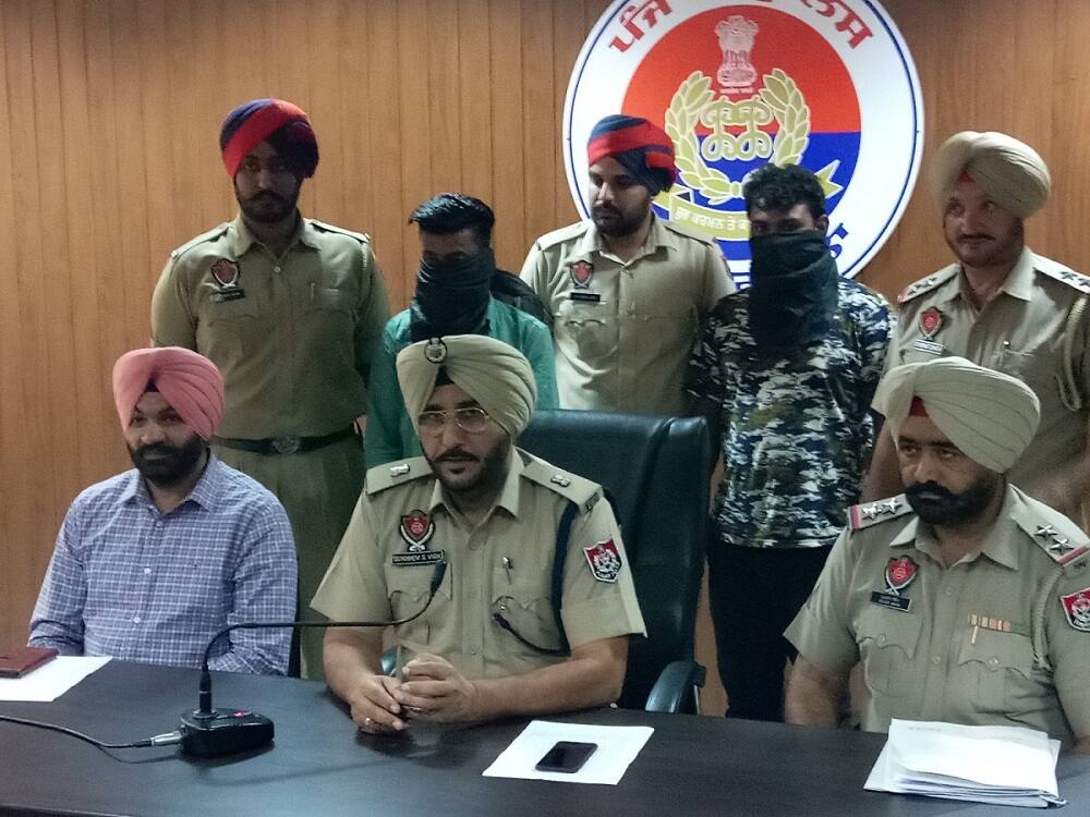 ਨਸ਼ਾ ਤਸਕਰਾਂ ਤੋਂ ਵੱਡੀ ਮਾਤਰਾ 'ਚ ਨਸ਼ੀਲੀ ਗੋਲੀਆਂ ਬਰਾਮਦ, ਦੋ ਗ੍ਰਿਫ਼ਤਾਰ ਦੋ ਫਰਾਰ