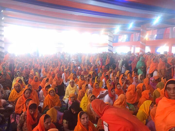 ਤਖ਼ਤ ਸਾਹਿਬਾਨ ਦੇ ਜੱਥੇਦਾਰ, ਸੰਤ ਸਮਾਜ ਦੇ ਆਗੂ ਅਤੇ ਰਾਜਨੀਤਕ ਹਸਤੀਆਂ ਨੇ ਇਸ ਮੌਕੇ ਹਾਜ਼ਰੀ ਭਰੀ।