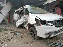 ਪਰਾਲੀ ਦੇ ਧੂੰਏ ਦਾ ਕਹਿਰ: ਪਲ ਭਰ \'ਚ ਗਈਆਂ ਚਾਰ ਜਾਨਾਂ, ਤਬਾਹ ਹੋਈ ਇਨੋਵਾ