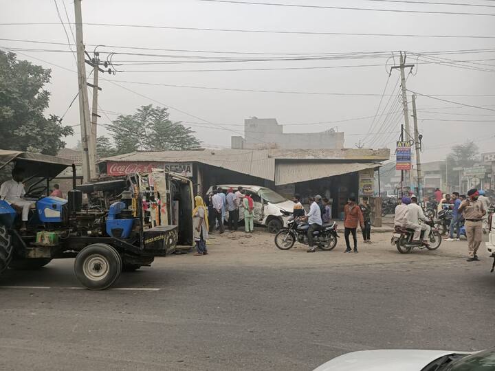  ਇਸੇ ਤਰ੍ਹਾਂ ਇੱਕ ਹਾਦਸਾ ਬਰਨਾਲਾ ਦੀ ਸਬ ਜੇਲ੍ਹ ਕੋਲ ਹੋਇਆ ਜਿੱਥੇ ਕਈ ਗੱਡੀਆਂ ਇੱਕ-ਦੂਜੇ ਨਾਲ ਟਕਰਾ ਗਈਆਂ। ਇਸ ਹਾਦਸੇ ਵਿੱਚ ਕਈ ਲੋਕ ਜ਼ਖ਼ਮੀ ਹੋ ਗਏ। 