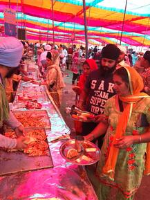 ਸੰਗਤ ਦੀ ਆਮਦ ਲਈ ਕਈ ਪ੍ਰਕਾਰ ਦੇ ਲੰਗਰ, ਵੇਖੋ ਆਲੀਸ਼ਾਨ ਪੰਡਾਲ