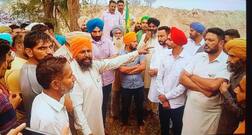 ਪਰਾਲੀ ਸਾੜਨ ਤੋਂ ਰੋਕਣ ਵਾਲੇ ਅਫ਼ਸਰਾਂ ਨਾਲ ਪੰਗਾ ਲੈਣ ਵਾਲੇ ਕਿਸਾਨਾਂ 'ਤੇ ਕੇਸ ਦਰਜ