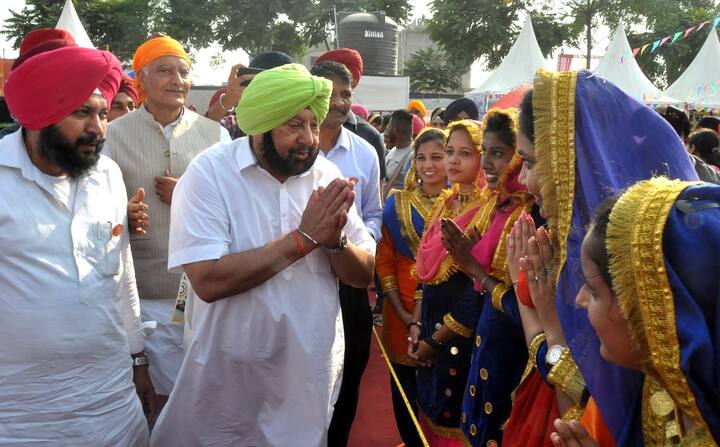 ਮੁੱਖ ਮੰਤਰੀ ਨੇ ਪ੍ਰਦਰਸ਼ਨੀ ਦੇ ਉਦਘਾਟਨ ਮੌਕੇ ਲੋਕਾਂ ਨੂੰ ਸੱਦਾ ਦਿੱਤਾ ਕਿ ਉਹ ਆਪੋ-ਆਪਣੇ ਪਰਿਵਾਰਾਂ ਨਾਲ ਪ੍ਰਦਰਸ਼ਨੀ ਵੇਖਣ ਤਾਂ ਜੋ ਨਵੀਂ ਪੀੜ੍ਹੀ ਗੁਰੂ ਸਾਹਿਬਾਨ ਬਾਰੇ ਵੱਧ ਤੋਂ ਵੱਧ ਜਾਣੂ ਹੋ ਸਕੇ। 