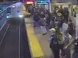 ‘ਜਾ ਕੋ ਰਾਖੇ ਸਾਈਆਂ ਮਾਰ ਸਕੇ ਨਾ ਕੋਈ’, ਪਟਰੀ ‘ਤੇ ਡਿੱਗੇ ਵਿਅਕਤੀ ਦੀ ਇੰਝ ਬਚੀ ਜਾਨ