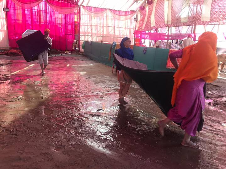 ਬਾਰਸ਼ ਕਰਕੇ ਬੇਸ਼ੱਕ ਸਰਕਾਰੀ ਪ੍ਰਬੰਧ ਧਰੇ-ਧਰਾਏ ਰਹਿ ਗਏ ਪਰ ਸੰਗਤਾਂ ਵਿੱਚ ਸ਼ਰਧਾ ਤੇ ਉਤਸ਼ਾਹ ਬਰਕਰਾਰ ਹੈ। 