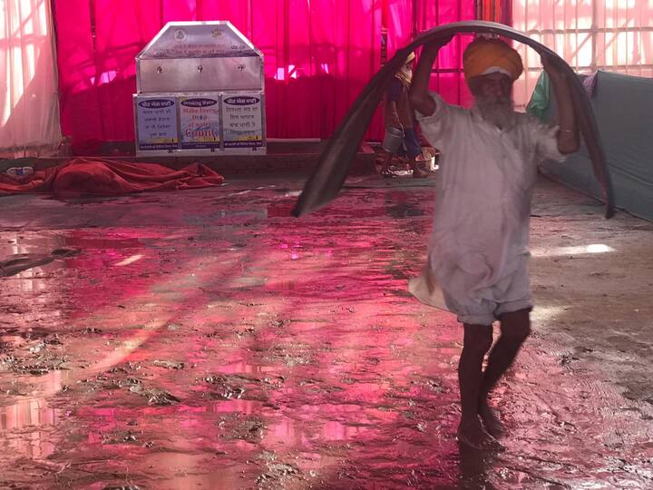 ਦੂਜੇ ਪਾਸੇ ਸਰਕਾਰ ਨੇ ਵੀ ਅੱਜ ਟੈਂਟ ਸਿਟੀ ਤੇ ਹੋਰ ਪੰਡਾਲਾਂ ਦੀ ਮੁੰਰਮਤ ਵਿੱਢ ਦਿੱਤੀ। ਈ ਥਾਵਾਂ 'ਤੇ ਬਦਲਵੇਂ ਪ੍ਰਬੰਧ ਵੀ ਕੀਤੇ ਜਾ ਰਹੇ ਹਨ। ਬਾਰਸ਼ ਮਗਰੋਂ ਹੋਏ ਹਾਲ ਦੀਆਂ ਵੇਖੋ ਤਸਵੀਰਾਂ-