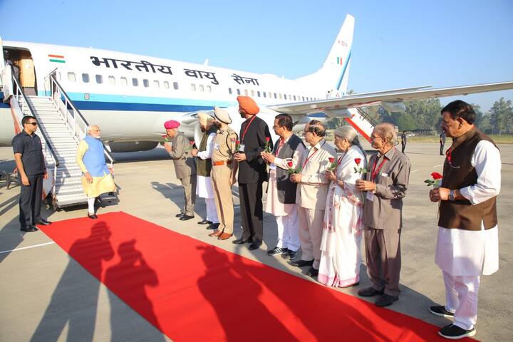 ਇਸ ਮੌਕੇ ਉਨ੍ਹਾਂ ਦੇ ਨਾਲ ਕੇਂਦਰੀ ਮੰਤਰੀ ਹਰਸਿਮਰਤ ਕੌਰ ਬਾਦਲ ਅਤੇ ਡੀਜੀਪੀ ਦਿਨਕਰ ਗੁਪਤਾ ਵੀ ਮੌਜੂਦ ਸੀ।