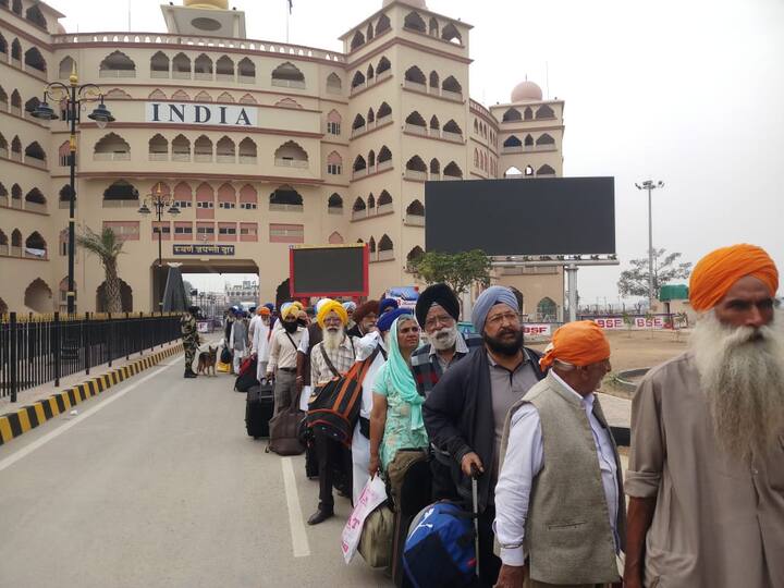 ਉਨ੍ਹਾਂ ਕਿਹਾ ਕਿ ਉਨ੍ਹਾਂ ਨੂੰ ਇਸ ਵਾਰ ਖੁੱਲ੍ਹੇ ਦਰਸ਼ਨ ਦੀਦਾਰੇ ਕਰਨ ਦਾ ਮੌਕਾ ਮਿਲਿਆ ਸੀ। ਇਸ ਵਾਰ ਸ੍ਰੀ ਗੁਰੂ ਨਾਨਕ ਦੇਵ ਜੀ ਨਾਲ ਸਬੰਧਤ ਕਰਤਾਰਪੁਰ ਗੁਰਦੁਆਰੇ ਦਾ ਕੌਰੀਡੋਰ ਵੀ ਖੁੱਲ੍ਹ ਗਿਆ ਸੀ।