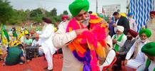 ਜੇਤੂ ਰੈਲੀ ਮਗਰੋਂ ਮਨਜੀਤ ਧਨੇਰ ਨੂੰ ਪਹੁੰਚਾਇਆ ਘਰ