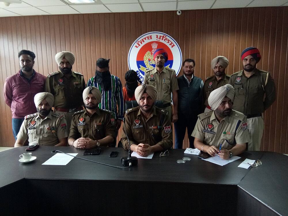 Barnala police campaign against drugs, one lakh pills recovered from smugglers ਬਰਨਾਲਾ ਪੁਲਿਸ ਦੀ ਨਸ਼ੇ ਖਿਲਾਫ ਮੁਹਿੰਮ, ਤਸਕਰਾਂ ਤੋਂ ਇੱਕ ਲੱਖ ਨਸ਼ੀਲੀਆਂ ਗੋਲੀਆ ਬਰਾਮਦ
