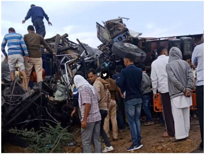 10 killed in bus-truck collision on NH-11 in Bikaner, several critically injured ਬੱਸ ਤੇ ਟਰੱਕ ਦੀ ਟੱਕਰ ਮਗਰੋਂ ਲੱਗੀ ਅੱਗ, 10 ਯਾਤਰੀਆਂ ਦੀ ਮੌਤ