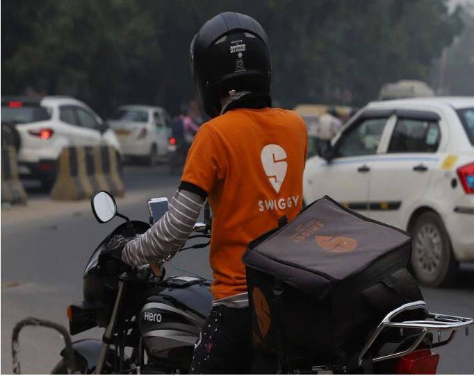 Swiggy begins home delivery of alcohol ਹੁਣ ਘਰ ਬੈਠੇ ਹੀ ਮਿਲੇਗੀ ਸ਼ਰਾਬ, Swiggy ਨੇ ਸ਼ੁਰੂ ਕੀਤੀ ਹੋਮ ਡਿਲੀਵਰੀ