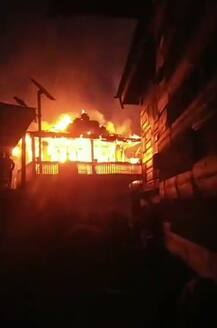 ਚਿੜੀਆਘਰ 'ਚ ਲੱਗੀ ਭਿਆਨਕ ਅੱਗ, ਚਪੇਟ 'ਚ ਆਏ 3 ਮਕਾਨ, 6 ਪਰਿਵਾਰ ਬੇਘਰ