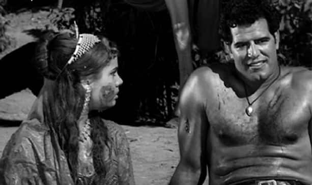 ਉਨ੍ਹਾਂ ਨੇ ਅਦਾਕਾਰਾ ਮੁਮਤਾਜ ਨਾਲ ਬਹੁਤ ਸਾਰੀਆਂ ਹਿੱਟ ਫ਼ਿਲਮਾਂ ਦਿੱਤੀਆਂ, ਪ੍ਰਿਥਵੀ ਰਾਜ ਕਪੂਰ ਨਾਲ ਉਨ੍ਹਾਂ ਨੇ ਫ਼ਿਲਮ 'ਸਿਕੰਦਰ ਆਜ਼ਮ' 'ਚ ਕੰਮ ਕੀਤਾ। ਇਸ ਫ਼ਿਲਮ 'ਚ ਦਾਰਾ ਸਿੰਘ ਨੇ ਸਿਕੰਦਰ ਦੀ ਭੂਮਿਕਾ ਨਿਭਾਈ ਸੀ।