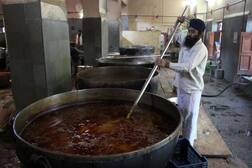 ਸ਼੍ਰੋਮਣੀ ਕਮੇਟੀ ਦੇ ਪੀਪਿਆਂ 'ਚ ਘਟਿਆ ਦੇਸੀ ਘਿਓ, ਕਿੱਥੇ ਹੋਈ ਗੜਬੜੀ?