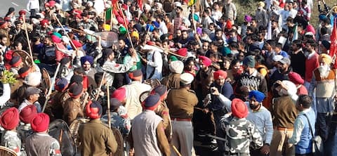 ਸਿੱਖਿਆ ਮੰਤਰੀ ਤੋਂ ਨੌਕਰੀ ਮੰਗਣ ਗਏ ਬੇਰੁਜ਼ਗਾਰਾਂ ਦਾ ਬੇਰਹਿਮੀ ਨਾਲ ਕੁਟਾਪਾ