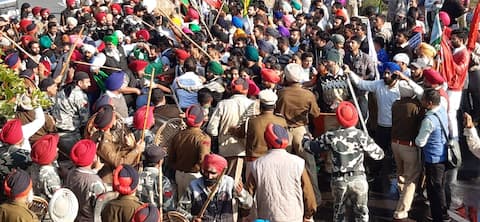 ਸਿੱਖਿਆ ਮੰਤਰੀ ਤੋਂ ਨੌਕਰੀ ਮੰਗਣ ਗਏ ਬੇਰੁਜ਼ਗਾਰਾਂ ਦਾ ਬੇਰਹਿਮੀ ਨਾਲ ਕੁਟਾਪਾ