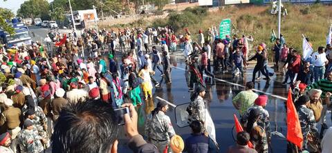 ਸਿੱਖਿਆ ਮੰਤਰੀ ਤੋਂ ਨੌਕਰੀ ਮੰਗਣ ਗਏ ਬੇਰੁਜ਼ਗਾਰਾਂ ਦਾ ਬੇਰਹਿਮੀ ਨਾਲ ਕੁਟਾਪਾ ਸਿੱਖਿਆ ਮੰਤਰੀ ਤੋਂ ਨੌਕਰੀ ਮੰਗਣ ਗਏ ਬੇਰੁਜ਼ਗਾਰਾਂ ਦਾ ਬੇਰਹਿਮੀ ਨਾਲ ਕੁਟਾਪਾ