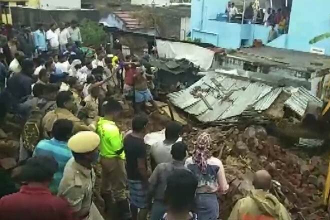 Rains lashed many parts of Tamil Nadu and neighbouring Puducherry ਬਾਰਸ਼ ਨਾਲ ਤਬਾਹੀ, ਹੁਣ ਤਕ 15 ਮੌਤਾਂ