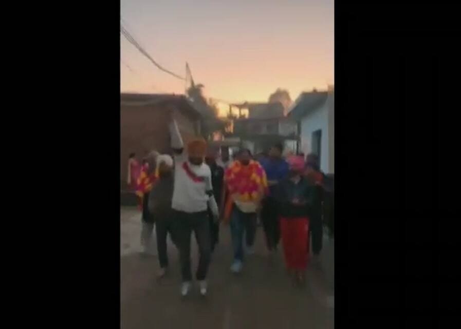 firing in gurdaspur ਸੱਤਾ ਦੇ ਨਸ਼ੇ ਤੇ ਜਿੱਤ ਦੀ ਖੁਸ਼ੀ 'ਚ ਕਾਂਗਰਸੀਆਂ ਵੱਲੋਂ ਅੰਨ੍ਹੇਵਾਹ ਫਾਇਰਿੰਗ, ਕੇਸ ਦਰਜ