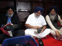 ਪ੍ਰਧਾਨ ਦੀ ਚੋਣ ਤੋਂ ਪਹਿਲਾਂ ਸੁਖਬੀਰ ਬਾਦਲ ਨੇ ਝਾੜੇ ਸੰਗਤਾਂ ਦੇ ਜੋੜੇ