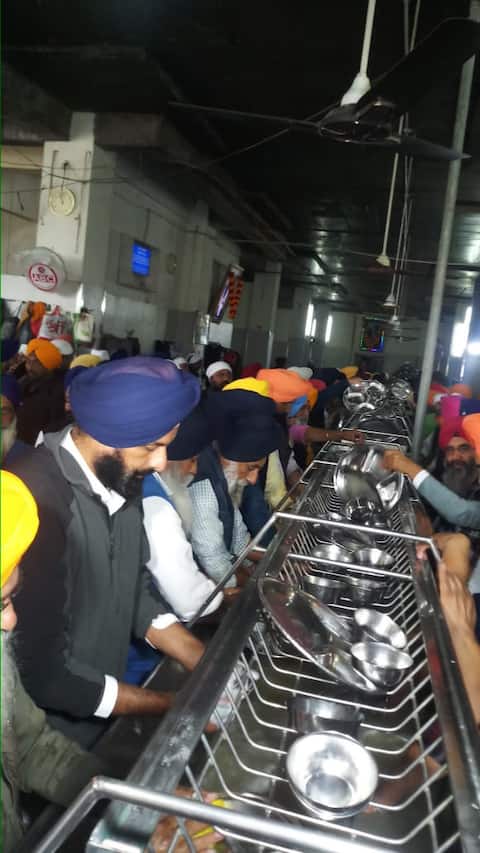 ਪ੍ਰਧਾਨ ਦੀ ਚੋਣ ਤੋਂ ਪਹਿਲਾਂ ਸੁਖਬੀਰ ਬਾਦਲ ਨੇ ਝਾੜੇ ਸੰਗਤਾਂ ਦੇ ਜੋੜੇ