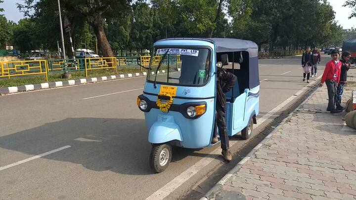 ਇਲੈਕਟ੍ਰਿਕ ਆਟੋ ਰਿਕਸ਼ਾ 2 ਰੁਪਏ ਪ੍ਰਤੀ ਕਿਲੋਮੀਟਰ ਦੀ ਐਵਰੇਜ਼ ਨਾਲ ਕੰਮ ਕਰਦਾ ਹੈ। ਇਹ ਇਲੈਕਟਰਿਕ ਆਟੋ ਰਿਕਸ਼ਾ ਲੋਕਾਂ ਲਈ ਵੀ ਖਿੱਚ ਦਾ ਕੇਂਦਰ ਬਣਿਆ ਹੋਇਆ ਹੈ।