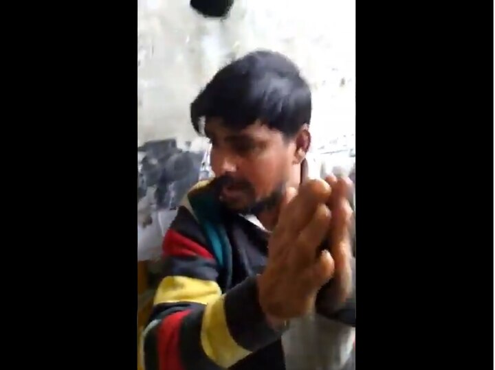 SC Briyani seller beaten up by some rogues, video viral on social media ਸ਼ਰਮਨਾਕ! ਬਦਮਾਸ਼ਾਂ ਦਾ ਬਰਿਆਨੀ ਵੇਚਣ ਵਾਲੇ 'ਤੇ ਤਸ਼ੱਦਦ, ਵੀਡੀਓ ਵਾਇਰਲ