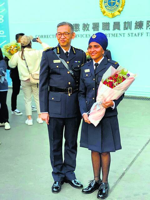 ਅੰਮ੍ਰਿਤਧਾਰੀ ਮੁਟਿਆਰ ਨੇ ਵਿਦੇਸ਼ 'ਚ ਸਿਰਜਿਆ ਇਤਿਹਾਸ ਅੰਮ੍ਰਿਤਧਾਰੀ ਮੁਟਿਆਰ ਨੇ ਵਿਦੇਸ਼ 'ਚ ਸਿਰਜਿਆ ਇਤਿਹਾਸ