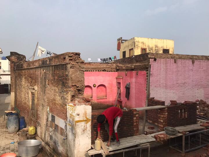 ਜੋ ਬਚਿਆ ਹੈ ਉਸ ਦੀ ਉਸਾਰੀ ਹੋ ਰਹੀ ਹੈ।