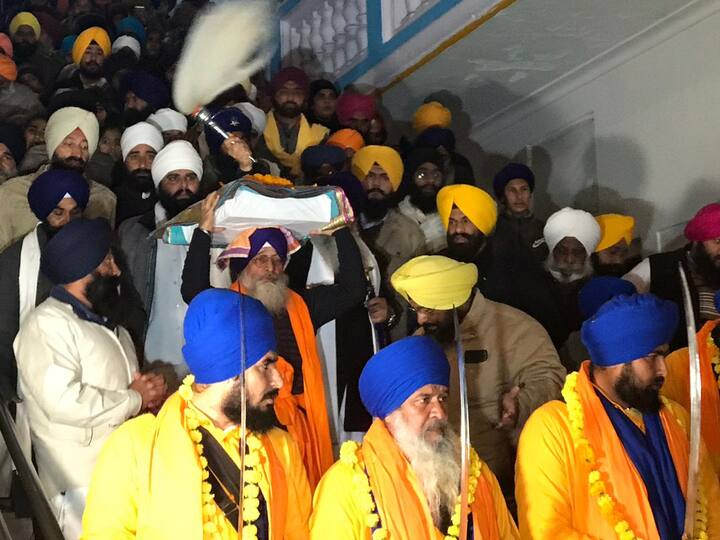 21 ਦਸੰਬਰ, 1704 ਦੀ ਉਹ ਦਰਮਿਆਨੀ ਰਾਤ ਜਦੋਂ ਦਸ਼ਮ ਪਿਤਾ ਸ੍ਰੀ ਗੁਰੂ ਗੋਬਿੰਦ ਸਿੰਘ ਨੇ ਅਨੰਦਪੁਰ ਸਾਹਿਬ ਨੂੰ ਛੱਡ ਪੂਰੇ ਪਰਿਵਾਰ ਸਮੇਤ ਕਿਲ੍ਹਾ ਅਨੰਦਗੜ੍ਹ ਸਾਹਿਬ ਤੋਂ ਚਾਲੇ ਪਾਏ ਸਨ।