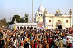 ਦੁਨੀਆ ਦੀ ਮਹਾਨ ਸ਼ਹਾਦਤ ਨੂੰ ਸਿਜ਼ਦਾ ਕਰਨ ਪਹੁੰਚ ਰਹੀਆਂ ਲੱਖਾਂ ਸੰਗਤਾਂ