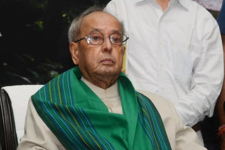 Former President Pranab Mukherjee remains critical, on ventilator support ਵੈਂਟੀਲੇਟਰ 'ਤੇ ਸਾਬਕਾ ਰਾਸ਼ਟਰਪਤੀ ਪ੍ਰਣਬ ਮੁਖਰਜੀ, ਸੈਨਾ ਦੇ ਹਸਪਤਾਲ 'ਚ ਹੋਈ ਸਰਜ਼ਰੀ