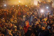 ਜਾਮੀਆ: ਪ੍ਰਦਰਸ਼ਨਕਾਰੀਆਂ ਨੇ ਵੀ ਮਨਾਇਆ ਨਵੇਂ ਸਾਲ ਦਾ ਜਸ਼ਨ, ਕੈਂਪਸ ਦੇ ਬਾਹਰ ਹਜ਼ਾਰਾਂ ਨੇ ਗਾਇਆ ‘ਰਾਸ਼ਟਰੀ ਗੀਤ’